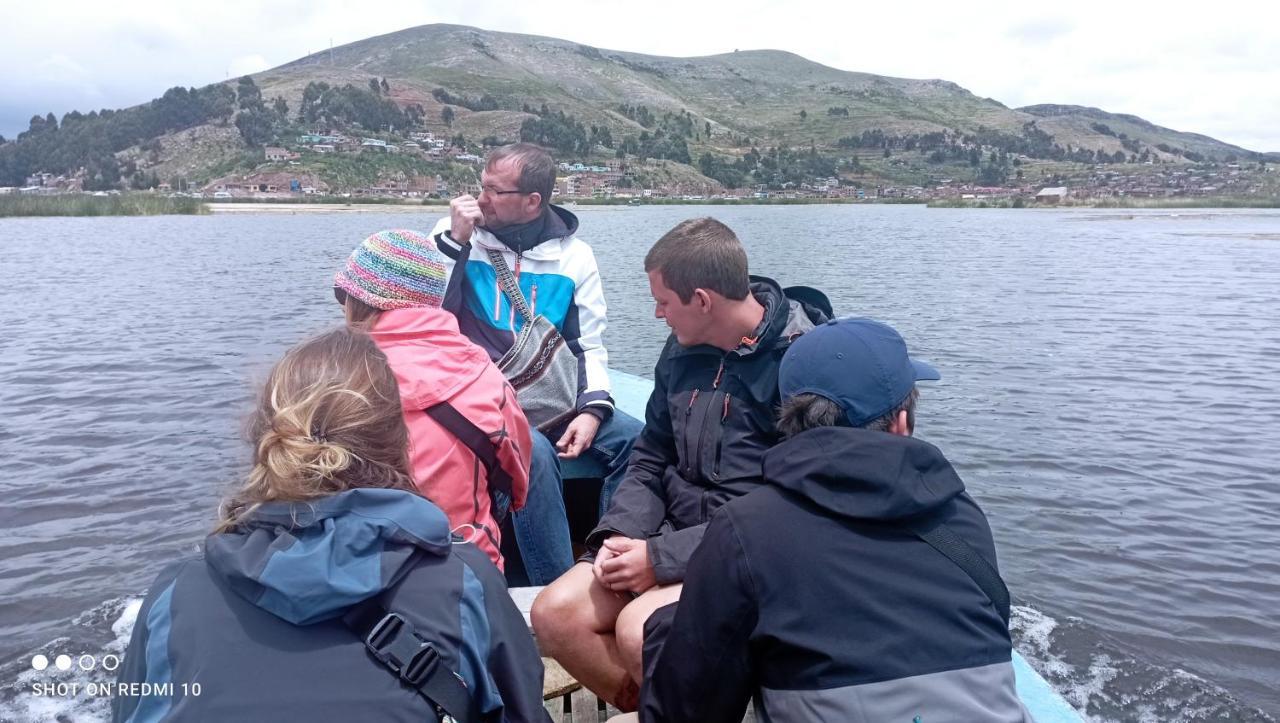 Urosfood & Titiqaqa Lodge Dış mekan fotoğraf