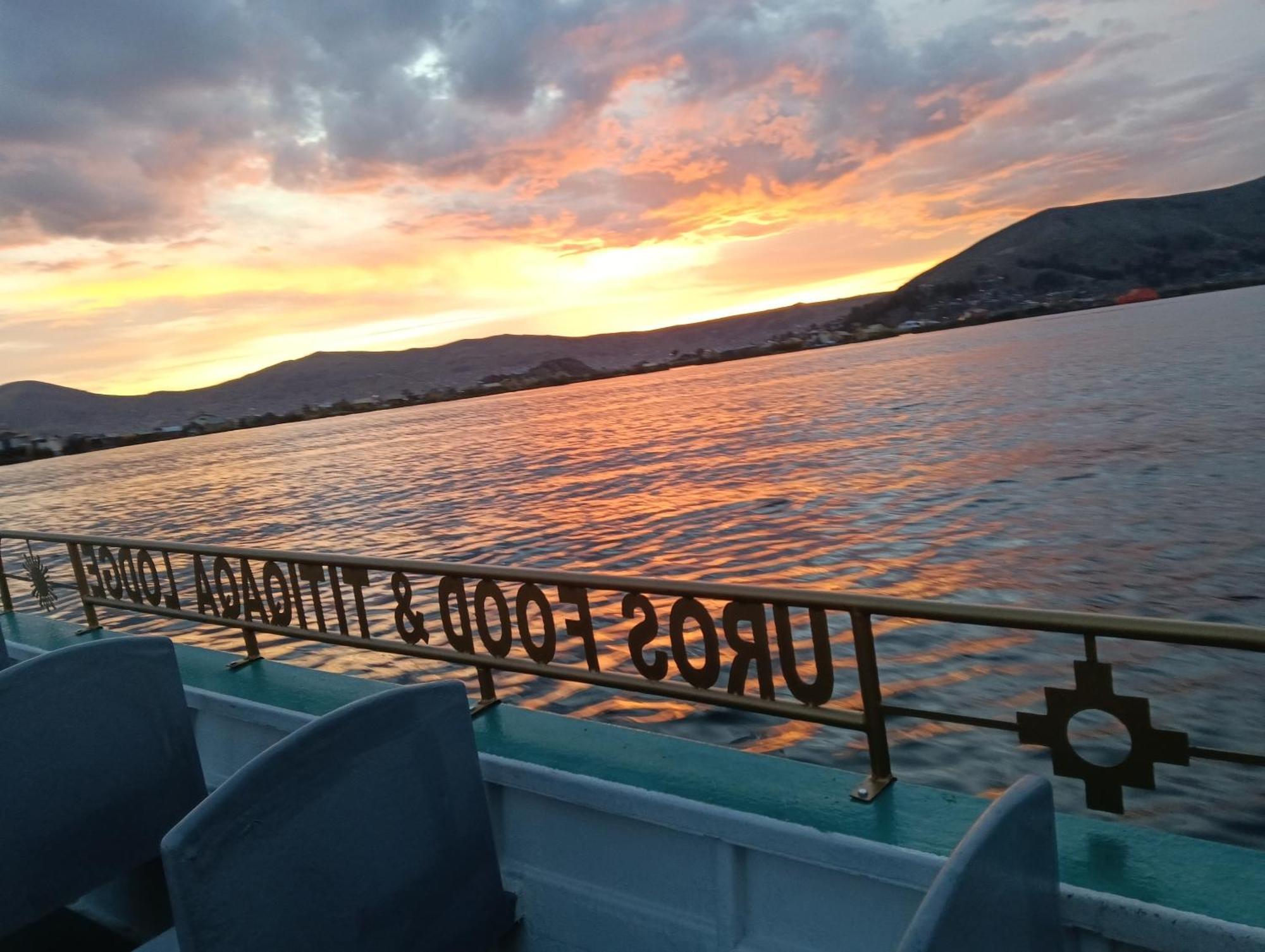 Urosfood & Titiqaqa Lodge Dış mekan fotoğraf