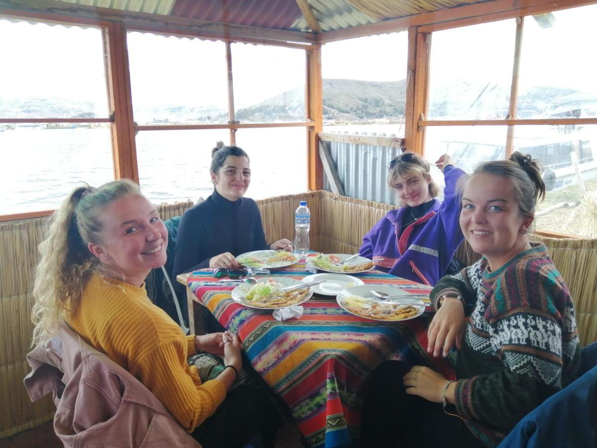 Urosfood & Titiqaqa Lodge Dış mekan fotoğraf